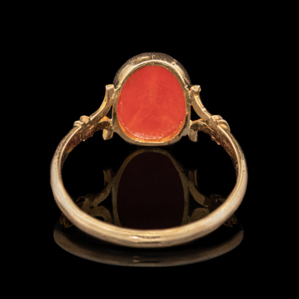 Vintage 18K Rosso Coral Ring