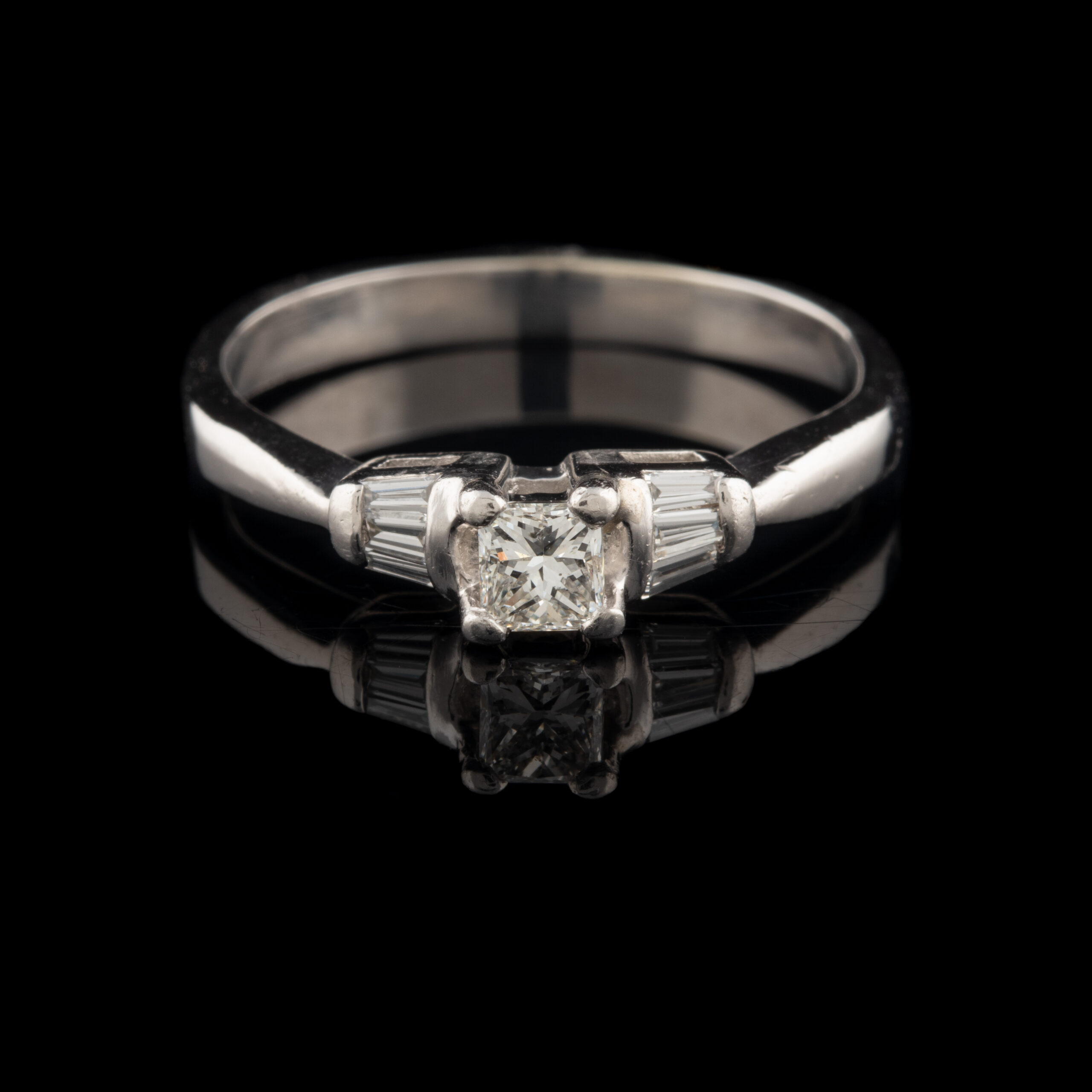 Pre-Owned Platinum Diamond Ring